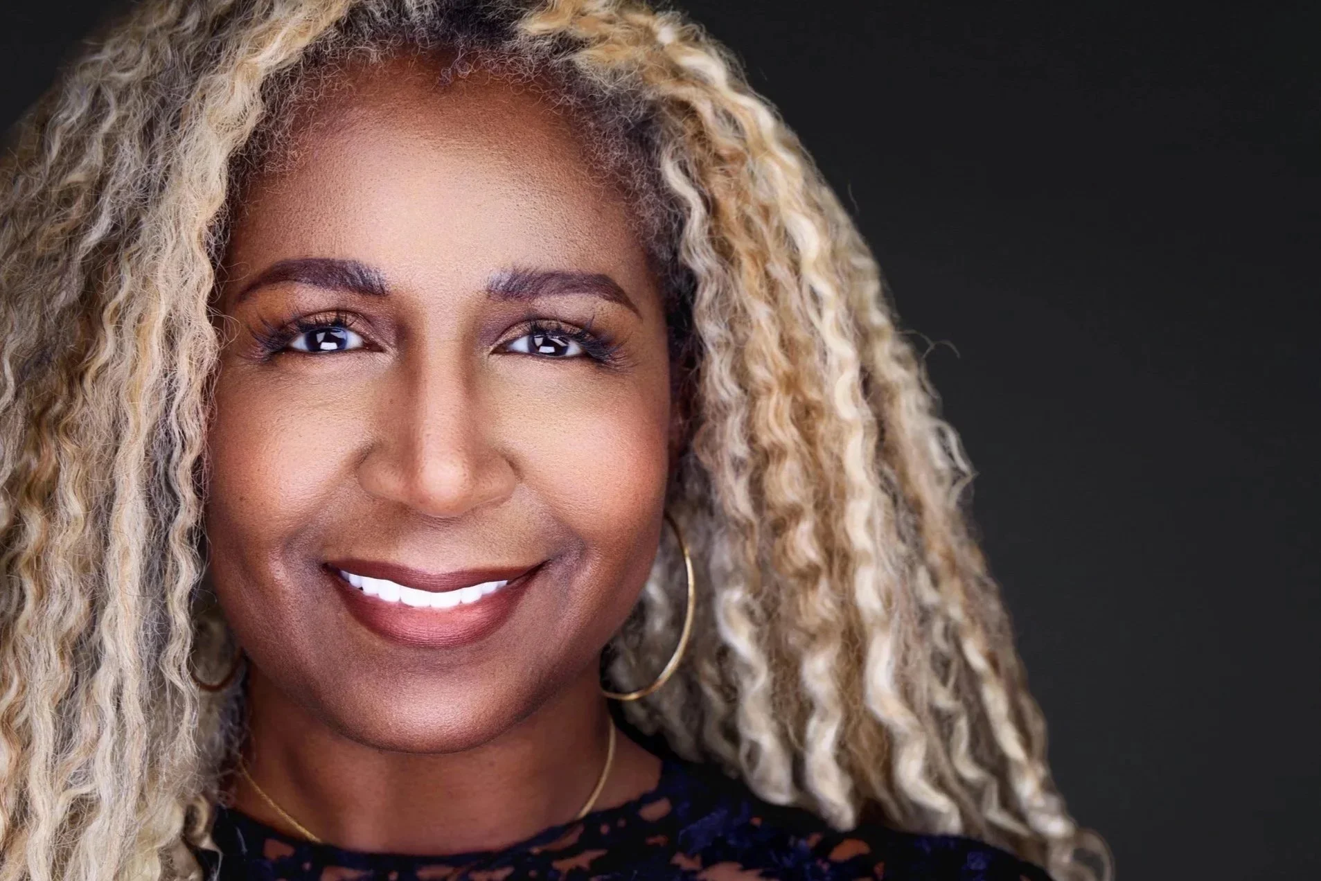 Yevette Lynn Photography — professional headshot with continuous light